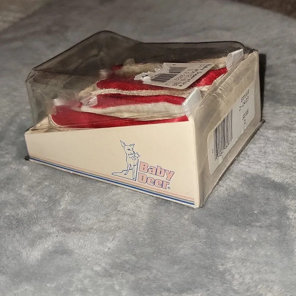 Vintage New Baby Deer White / Red Satin Like Shoes Size 2 (3-6 months)